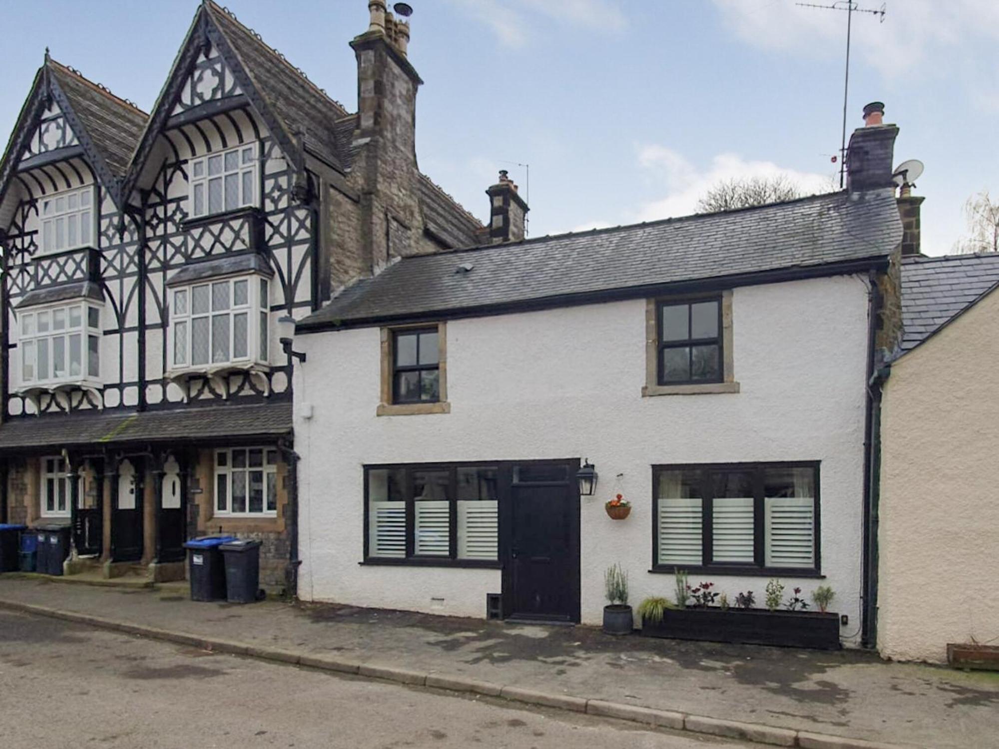 Verona House Tideswell Exterior photo
